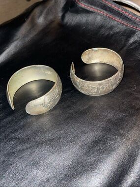 Silver-Tone Men/women’s Engraved Cuff Bracelet - Vintage Style